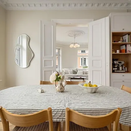 Lejlighed Central, Newly Renovated With Two Bathrooms! Oslo