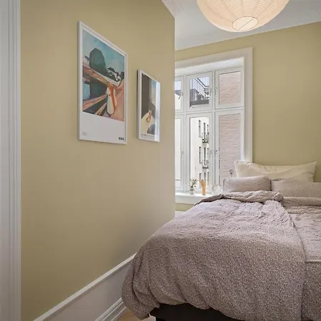 Central, Newly Renovated With Two Bathrooms! Appartement *