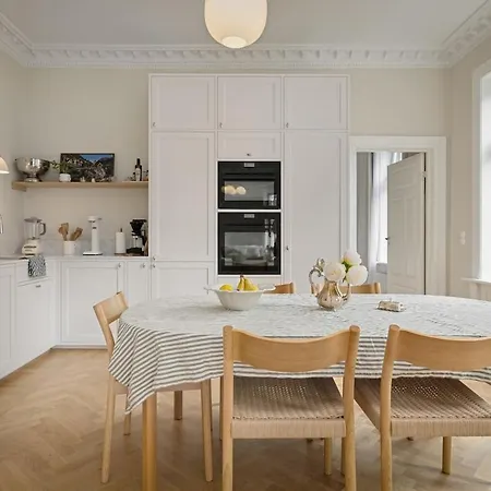Central, Newly Renovated With Two Bathrooms! *