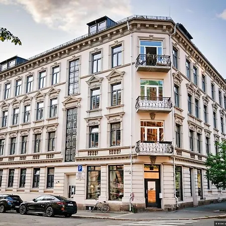 Central, Newly Renovated With Two Bathrooms! Lejlighed Oslo