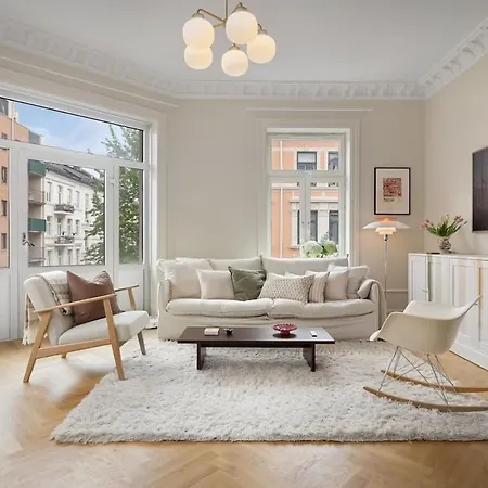 Appartement Central, Newly Renovated With Two Bathrooms!